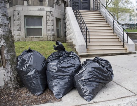 Cost factors for flat clearance services in Sidcup